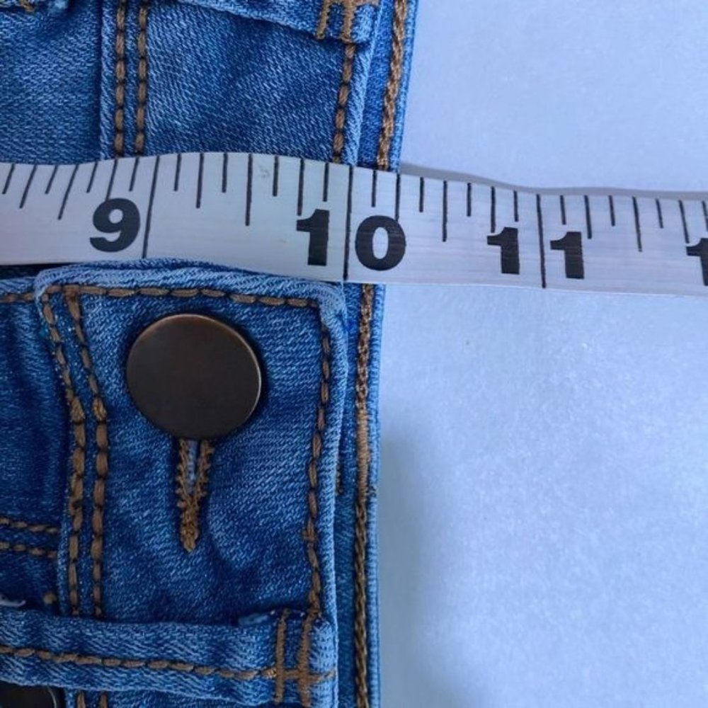 Wild Pearl ladies denim cut off shorts with southwestern style pocket size 26” - Picture 6 of 8